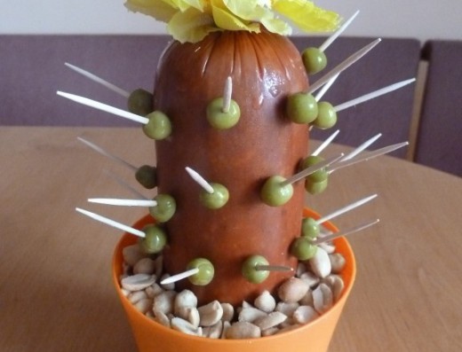 obrázek dortu - dort Salámový kaktus